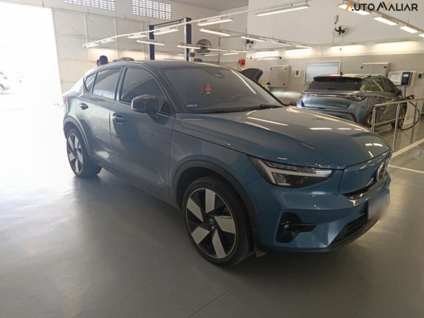 C40 P8 RECHARGE PURE ELECTRIC AWD