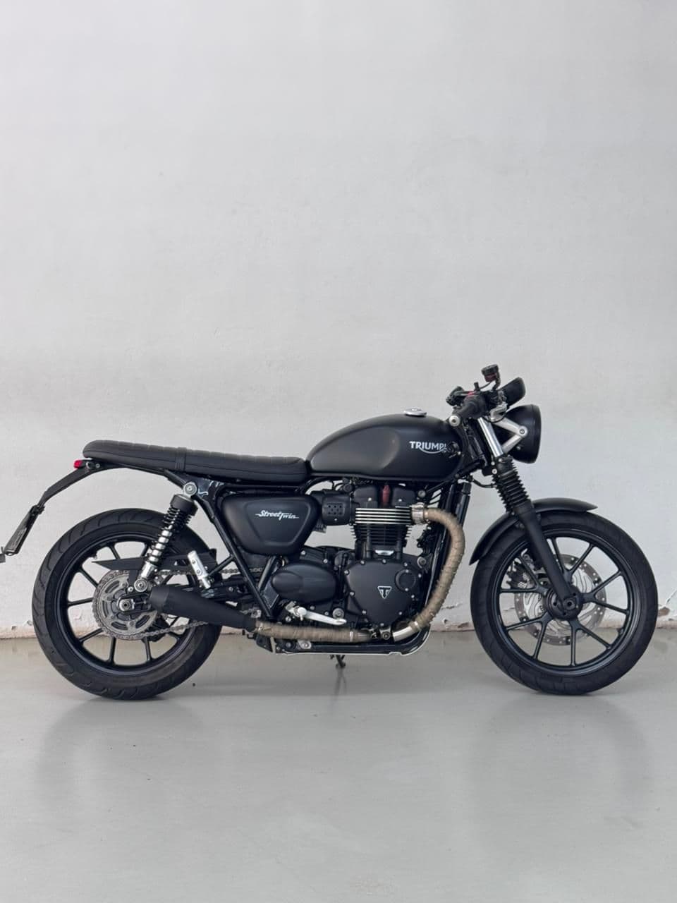 triumph street twin 900 | apenas 25.950km | moto impecavel
