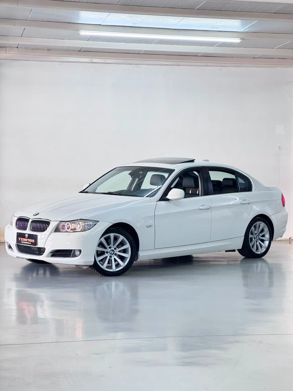 bmw 325i 2.5 automatico | teto solar | bancos em couro | impecavel