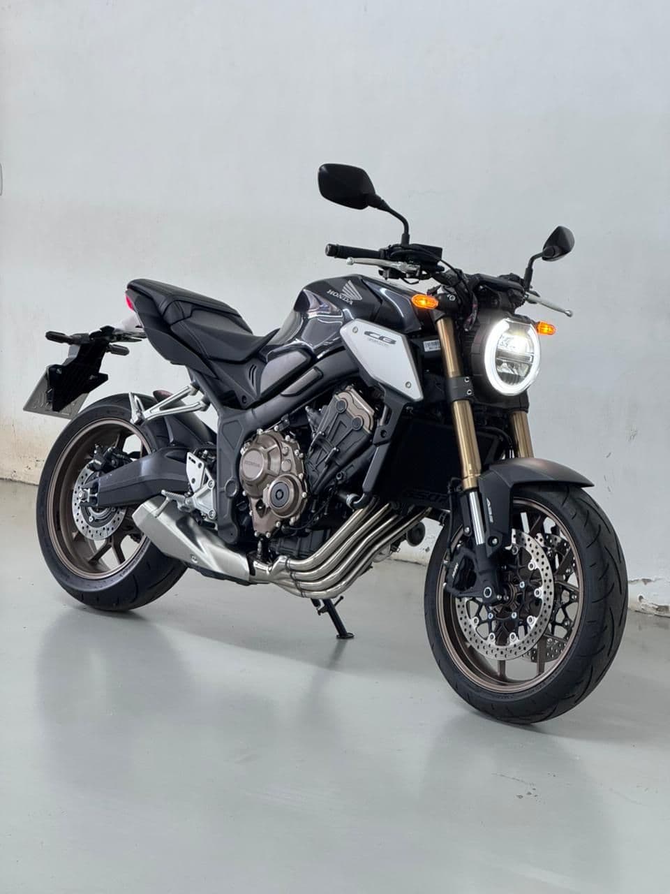 honda cb 650r gasolina | apenas 2.900km | unico dono | impecavel