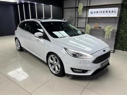 FORD FOCUS TITANIUM PLUS AUTOMATICO 2016